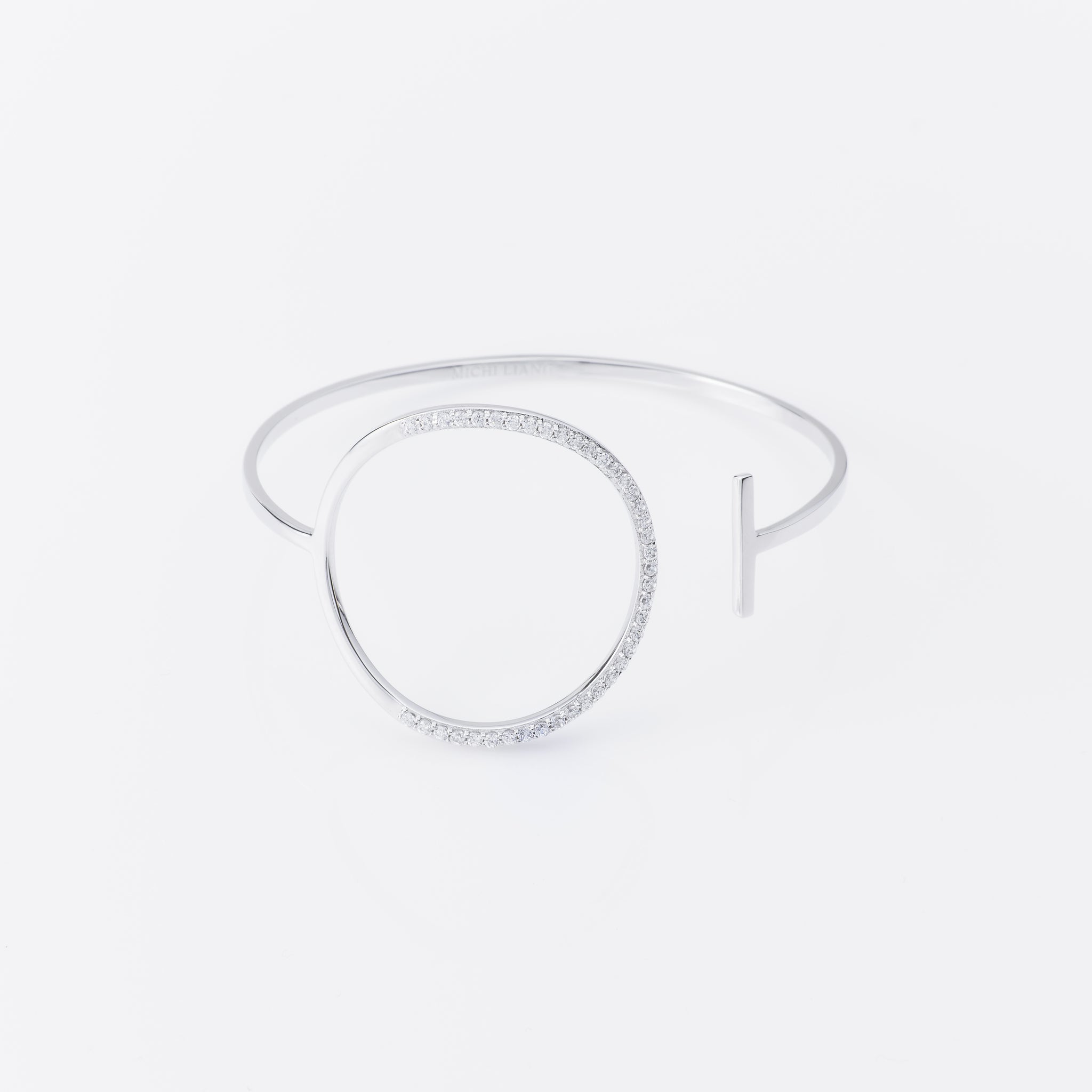 Verra 水鑽排列圓型手環