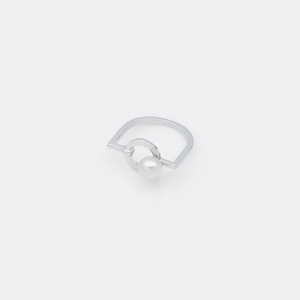 Olga 幾何圓型珍珠戒指